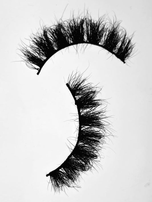 INNOCENT LUXURY MINK EYELASHES